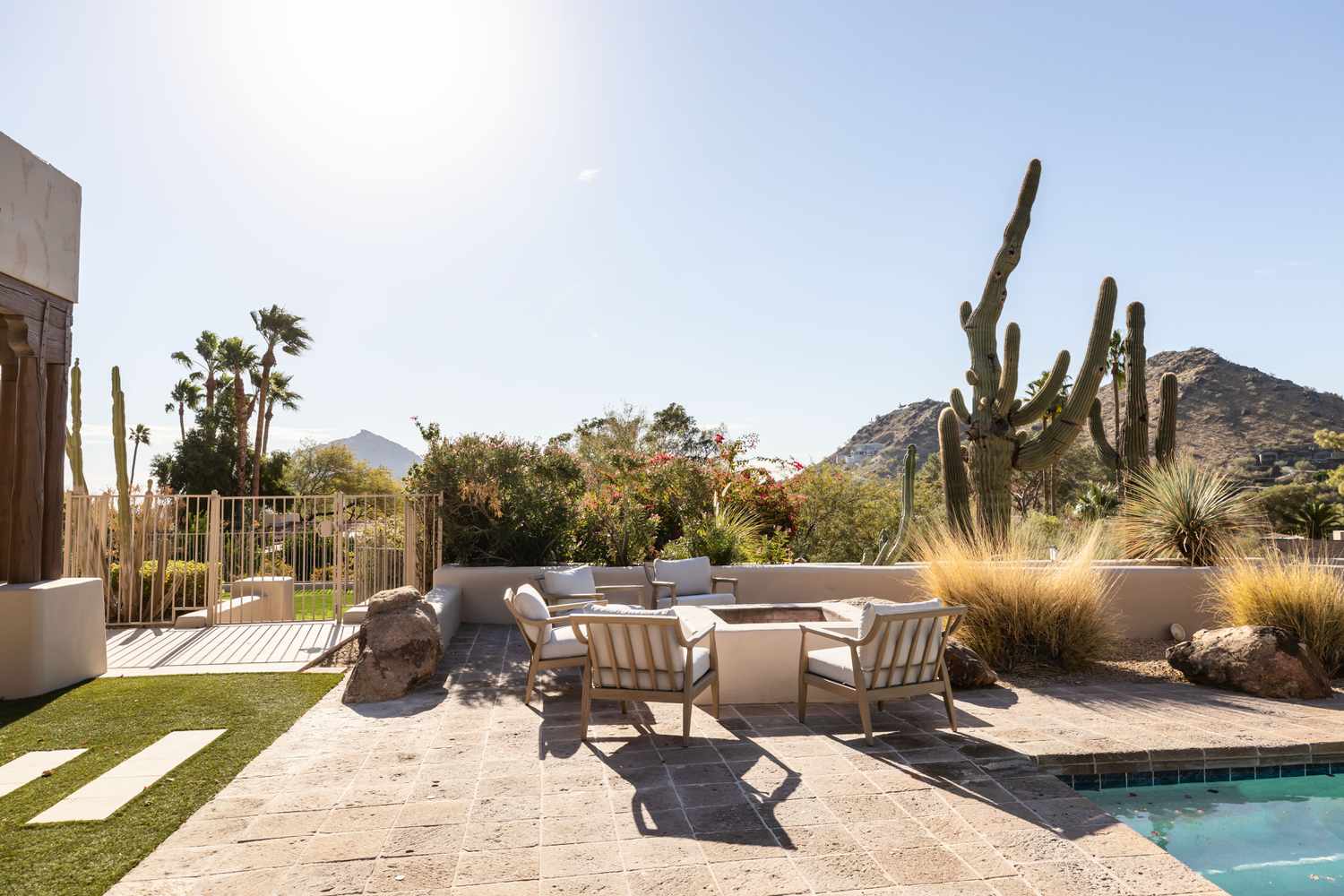 patio avec foyer 