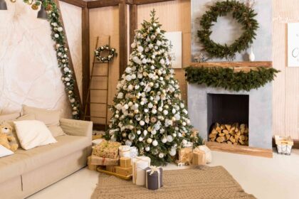 Combien de temps dure un sapin de Noël ? 8 astuces pour le garder magnifique tout au long de la saison.