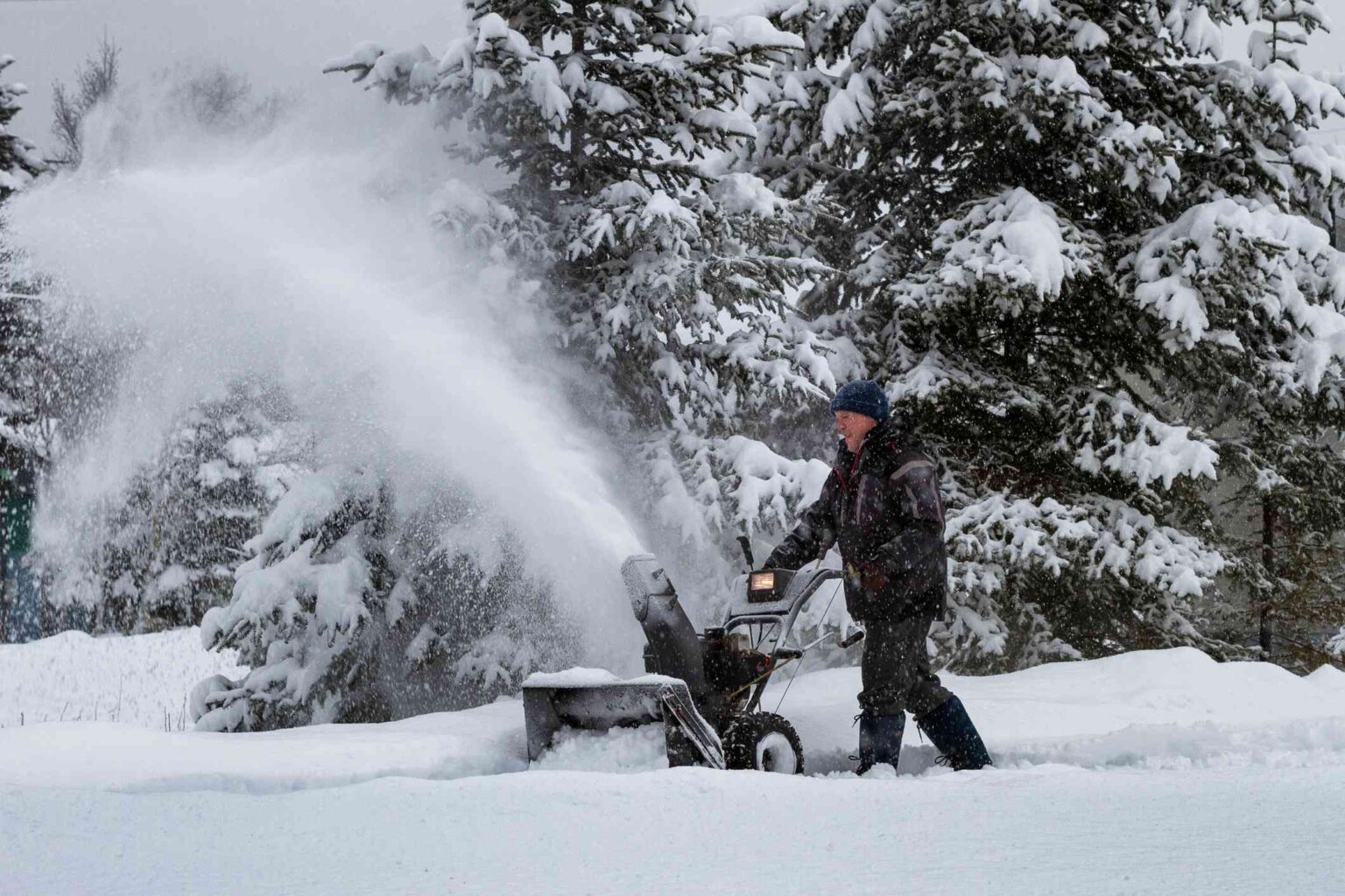 Soufleur de neige à une étape vs souffleur de neige à deux étapes